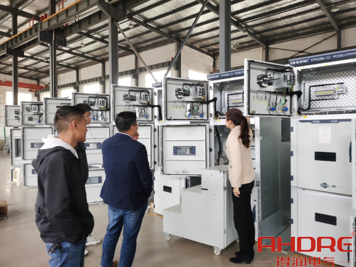 高壓柜.jpg 高壓柜.jpg