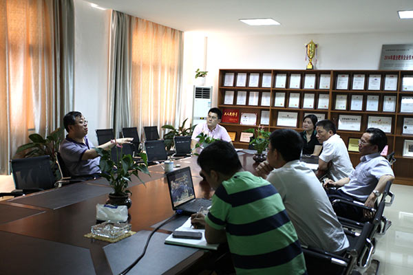 合肥工業(yè)大學(xué)蘇建徽教授蒞臨得潤電氣參觀考察 合肥工業(yè)大學(xué)蘇建徽教授蒞臨得潤電氣參觀考察