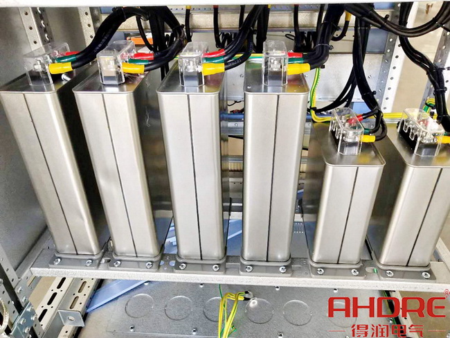 低壓電容柜.jpg 低壓電容柜.jpg