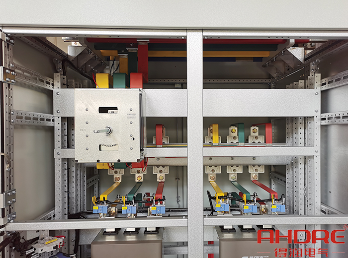 雙電源開關(guān)柜內(nèi)部結(jié)構(gòu)圖.jpg 雙電源開關(guān)柜內(nèi)部結(jié)構(gòu)圖.jpg