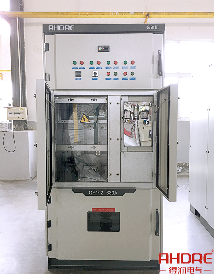 手動高壓變頻旁路柜.jpg 手動高壓變頻旁路柜.jpg