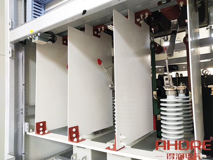 進行絕緣防護的電容器.jpg 進行絕緣防護的電容器.jpg