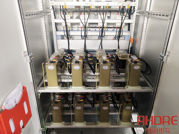 電容柜背面結(jié)構(gòu)圖.jpg 電容柜背面結(jié)構(gòu)圖.jpg