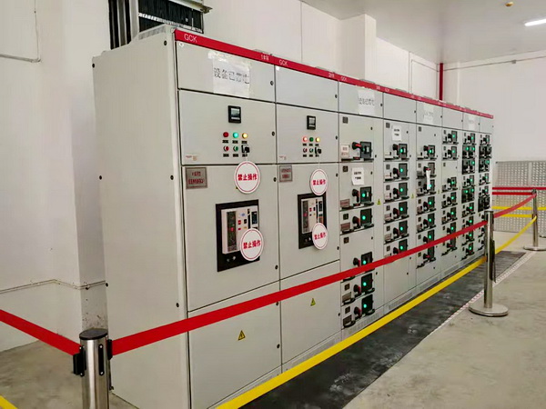 低壓開關(guān)柜.jpg 低壓開關(guān)柜.jpg