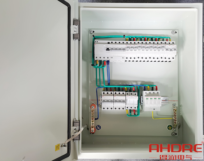 箱內(nèi)結(jié)構(gòu).jpg 箱內(nèi)結(jié)構(gòu).jpg