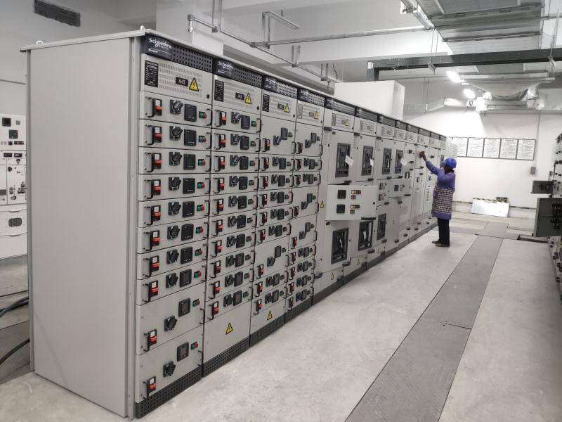 施耐德低壓柜B柜 得潤(rùn)電氣生產(chǎn) 施耐德低壓柜B柜 得潤(rùn)電氣生產(chǎn)