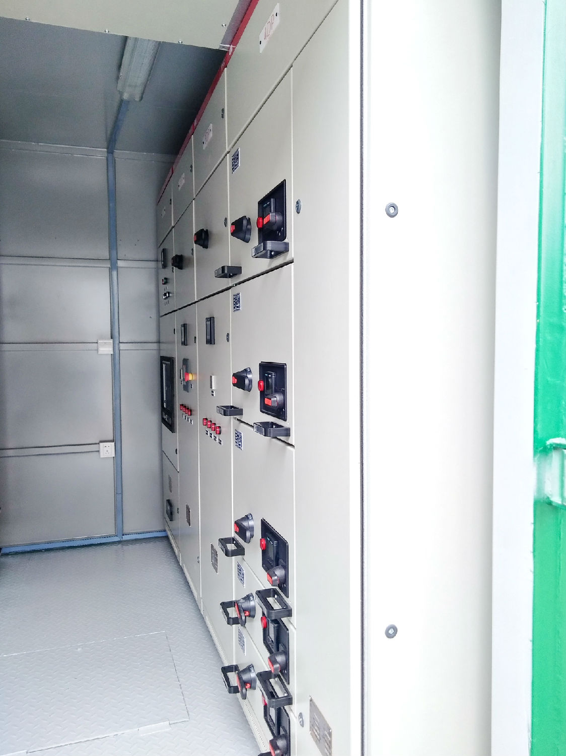 得潤電氣 集裝箱式變電站 咨詢熱線:400-128-7988 得潤電氣 集裝箱式變電站 咨詢熱線:400-128-7988