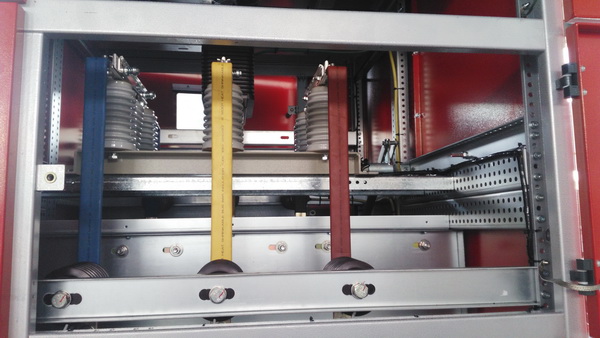 母排排列.jpg 母排排列.jpg